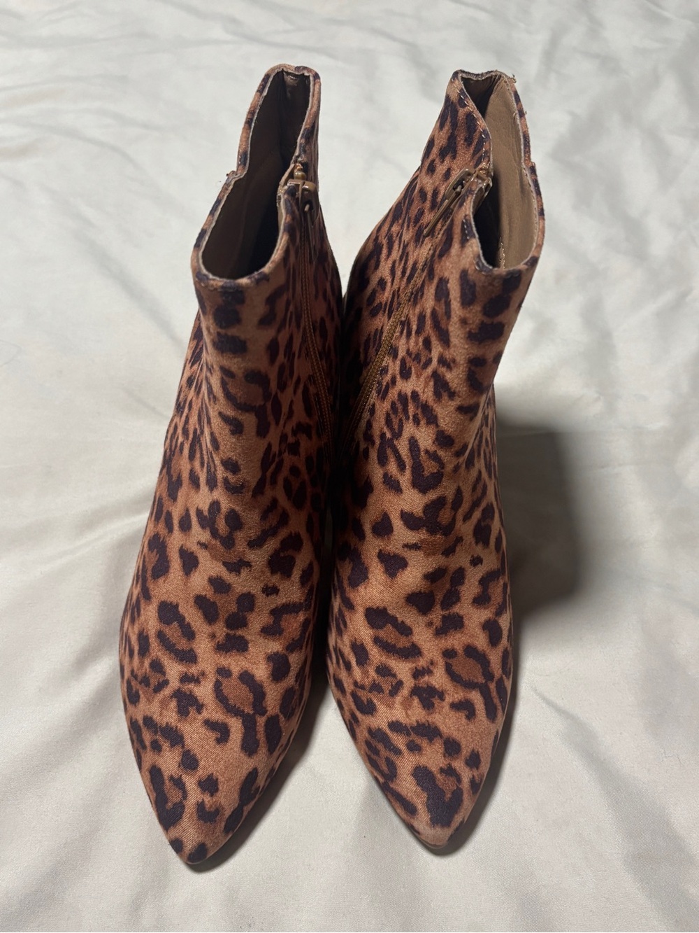 Leopard Print Faux Suede Pointed Toe Block Heel Ankle Booties Size 6